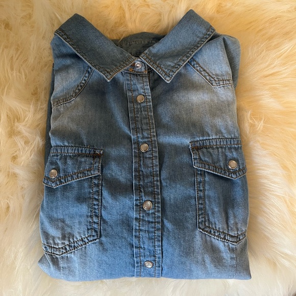 Soft Faded Denim Snap Button Western Shirt - Picture 2 of 9